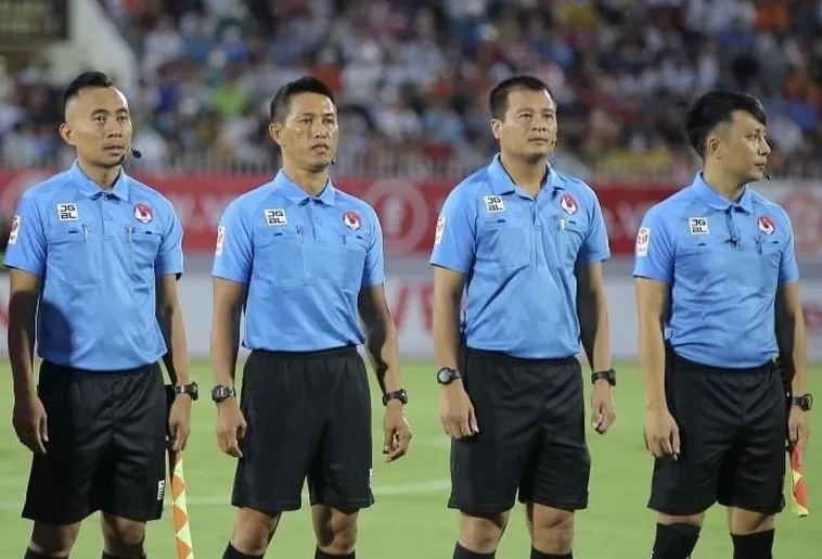 Tìm Hiểu Vai Trò Của Trợ Lý Trọng Tài Bóng Đá Hiện Đại